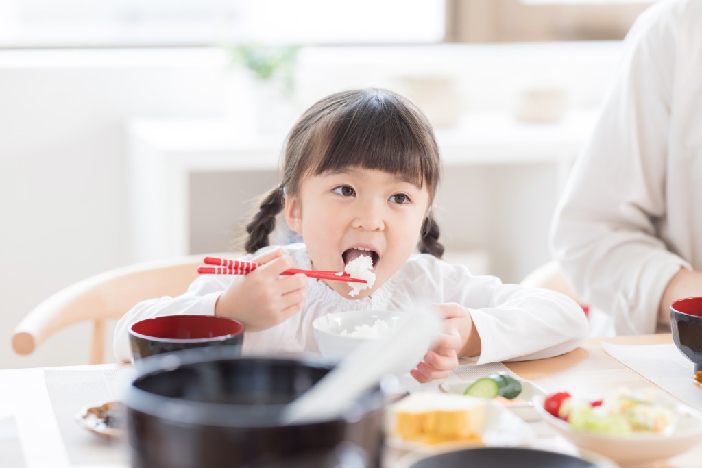 子供　顎　小さい　対応
正しい姿勢　よく噛む